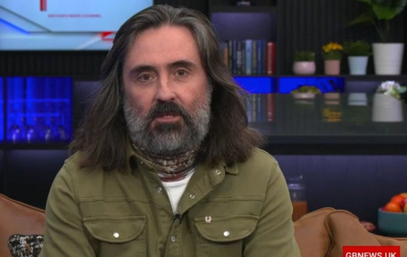 Neil Oliver-World Leaders Think the Unvaccinated are Next Door to Idiots Racists and Misogynists